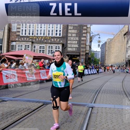 13.09.2026 - 21. swb-Marathon Bremen Tim E. http://msf.ph/oto/10346814 13.09.2026 11:17:30 Ziel 10335, 10773, 10779, 11355, 11461, 11495, 11672, 12101, 12287 meine-sportfotos.de
