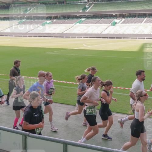 13.09.2026 - 21. swb-Marathon Bremen Michael Burmester http://msf.ph/oto/10346846 13.09.2026 13:35:47 Laufen im Stadion 170, 193, 368, 462, 491, 496, 657, 1015, 1280, 1321, 1396, 1432, 1553, 1560, 1607, 1726, 1772, 1784, 1887, 1934, 1965, 1974, 1977, 1992, 2335, 2338, 2578, 2650, 2688, 2789, 2791, 2894, 2933, 3090, 3161, 3169, 3178, 3179, 3191, 3406, 3408, 3463, 3472, 3498, 3547, 3555, 3570, 3573, 3588, 3640, 3660, 3708, 3709, 3801, 3839, 3904, 3914, 3985, 4014, 4145, 4200, 4290, 4464, 4500, 4546, 4561, 4801, 4880, 4967, 5000, 5034, 5151, 5332, 5461, 5818 meine-sportfotos.de