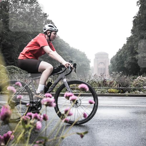13.09.2026 - Stadtparktriathlon H.Heesch http://msf.ph/oto/10346860 13.09.2026 09:55:27 Radfahren 281, 283, 297, 327, 330 meine-sportfotos.de