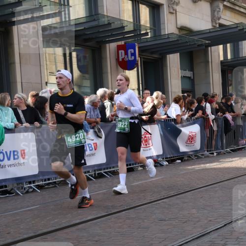 13.09.2026 - 21. swb-Marathon Bremen Strokosch-Dieckow http://msf.ph/oto/10346868 13.09.2026 13:30:28 Ziel 244, 625, 800, 834, 1189, 1533, 1771, 1841, 1926, 1941, 2369, 2452, 2723, 2985, 3360, 4206, 4251, 4332, 4342, 4425, 4757, 4920, 5551, 5600, 5681, 5802, 5822, 5900, 6134, 6343, 6347, 6523, 6988, 7012, 7253, 7567, 7645, 7760, 8616, 9290, 9507, 9653, 9692, 9695, 9699, 9767, 9825, 13090, 13215, 881, 1067, 1909, 1938, 2265, 2364, 2900, 3163, 3164, 3425, 4058, 4415, 4748, 4763, 5506, 5615, 7821, 8090, 8169, 8314, 8494 meine-sportfotos.de