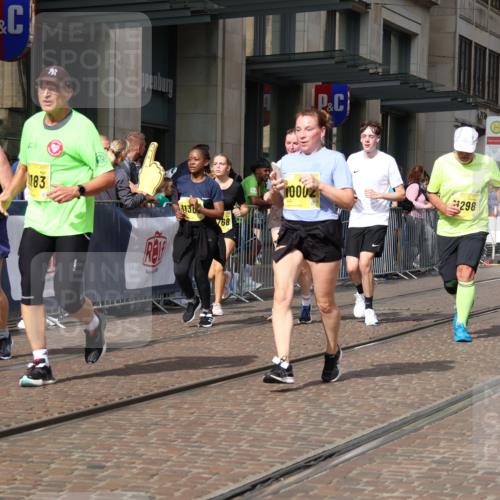 13.09.2026 - 21. swb-Marathon Bremen Strokosch-Dieckow http://msf.ph/oto/10346873 13.09.2026 11:10:21 Ziel 10002, 10247, 10422, 10461, 10462, 10719, 10768, 10791, 10911, 11047, 11283, 11298, 11300, 11309, 11327, 11335, 11465, 11513, 11583, 11736, 11846, 11982, 12183, 12227, 12454, 10169, 10299, 10361, 10362, 10706, 10751, 10890, 10963, 11080, 11382, 11725, 11732, 11933, 11957, 12117, 12207, 12293, 12550 meine-sportfotos.de