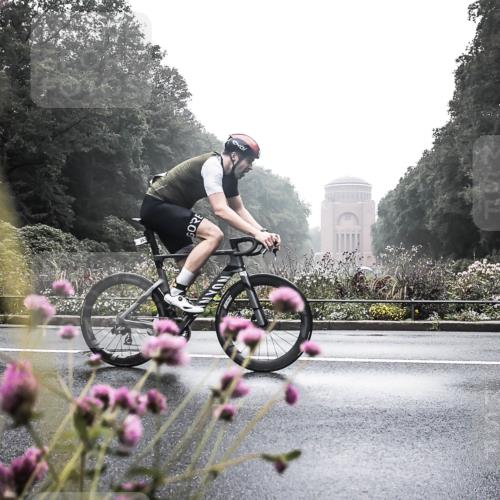 13.09.2026 - Stadtparktriathlon H.Heesch http://msf.ph/oto/10346887 13.09.2026 09:55:57 Radfahren 231, 263, 265 meine-sportfotos.de