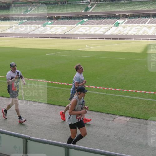 13.09.2026 - 21. swb-Marathon Bremen Michael Burmester http://msf.ph/oto/10346893 13.09.2026 13:35:52 Laufen im Stadion 170, 193, 368, 462, 491, 496, 657, 1015, 1280, 1321, 1396, 1432, 1553, 1560, 1607, 1726, 1762, 1784, 1887, 1934, 1965, 1974, 1977, 1992, 2335, 2338, 2578, 2650, 2688, 2789, 2791, 2894, 2933, 3090, 3161, 3169, 3178, 3179, 3191, 3406, 3408, 3463, 3472, 3498, 3547, 3555, 3570, 3573, 3588, 3640, 3660, 3801, 3839, 3904, 3914, 3985, 4145, 4200, 4290, 4464, 4500, 4546, 4561, 4801, 4880, 4967, 5000, 5034, 5151, 5332, 5461, 5679, 5818 meine-sportfotos.de