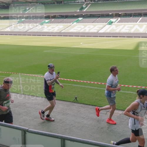 13.09.2026 - 21. swb-Marathon Bremen Michael Burmester http://msf.ph/oto/10346900 13.09.2026 13:35:52 Laufen im Stadion 170, 193, 368, 462, 491, 496, 657, 1015, 1280, 1321, 1396, 1432, 1553, 1560, 1607, 1726, 1762, 1784, 1887, 1934, 1965, 1974, 1977, 1992, 2335, 2338, 2578, 2650, 2688, 2789, 2791, 2894, 2933, 3090, 3161, 3169, 3178, 3179, 3191, 3406, 3408, 3463, 3472, 3498, 3547, 3555, 3570, 3573, 3588, 3640, 3660, 3801, 3839, 3904, 3914, 3985, 4145, 4200, 4290, 4464, 4500, 4546, 4561, 4801, 4880, 4967, 5000, 5034, 5151, 5332, 5461, 5679, 5818 meine-sportfotos.de