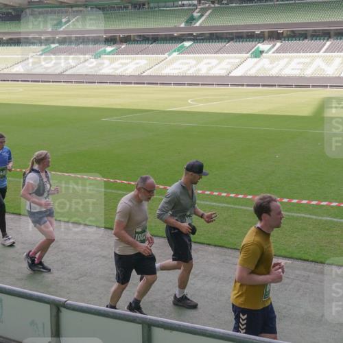 13.09.2026 - 21. swb-Marathon Bremen Michael Burmester http://msf.ph/oto/10346919 13.09.2026 13:35:57 Laufen im Stadion 170, 193, 368, 462, 491, 496, 590, 657, 1015, 1280, 1321, 1396, 1432, 1553, 1726, 1762, 1784, 1887, 1934, 1965, 1974, 1977, 1992, 2335, 2338, 2578, 2639, 2650, 2688, 2789, 2791, 2894, 2933, 3090, 3161, 3169, 3178, 3179, 3191, 3299, 3406, 3408, 3463, 3472, 3498, 3555, 3570, 3573, 3588, 3640, 3801, 3839, 3904, 3914, 3985, 4145, 4200, 4290, 4464, 4500, 4546, 4561, 4801, 4880, 4967, 5000, 5034, 5151, 5182, 5332, 5461, 5679, 5818 meine-sportfotos.de
