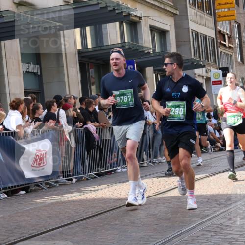 13.09.2026 - 21. swb-Marathon Bremen Strokosch-Dieckow http://msf.ph/oto/10346936 13.09.2026 13:30:30 Ziel 244, 800, 834, 1189, 1533, 1771, 1841, 1926, 1941, 2369, 2452, 2723, 2902, 2985, 3360, 4206, 4251, 4332, 4342, 4757, 4920, 5551, 5600, 5681, 5802, 5822, 5900, 6134, 6307, 6343, 6347, 6523, 7012, 7253, 7567, 7645, 7760, 8543, 8616, 9290, 9507, 9653, 9692, 9699, 9767, 9825, 9962, 9976, 13090, 13152, 13215, 625, 881, 1067, 1909, 1938, 2265, 2364, 2900, 3163, 3164, 3425, 4058, 4332, 4415, 4425, 4748, 4763, 5506, 5551, 5615, 7821, 8090, 8169, 8314, 8494 meine-sportfotos.de
