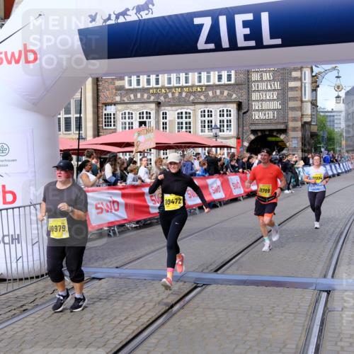 13.09.2026 - 21. swb-Marathon Bremen Tim E. http://msf.ph/oto/10346945 13.09.2026 11:17:45 Ziel 10472, 10773, 10779, 10979, 11709, 12334 meine-sportfotos.de