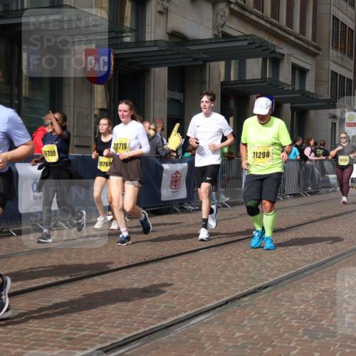 13.09.2026 - 21. swb-Marathon Bremen Strokosch-Dieckow http://msf.ph/oto/10346953 13.09.2026 11:10:23 Ziel 10002, 10148, 10247, 10422, 10461, 10462, 10547, 10719, 10768, 10791, 10911, 11047, 11283, 11298, 11300, 11309, 11327, 11335, 11465, 11513, 11583, 11736, 11756, 11846, 12183, 12227, 12454, 10169, 10361, 10362, 10706, 10751, 10791, 10890, 10963, 11080, 11382, 11725, 11732, 11933, 11957, 11982, 12117, 12207, 12293, 12454, 12550 meine-sportfotos.de
