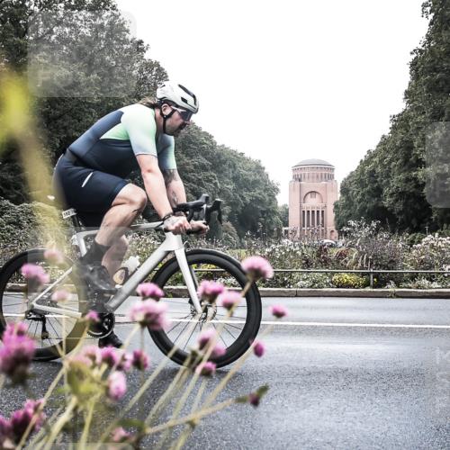 13.09.2026 - Stadtparktriathlon H.Heesch http://msf.ph/oto/10346960 13.09.2026 11:08:12 Radfahren 566, 573, 592 meine-sportfotos.de