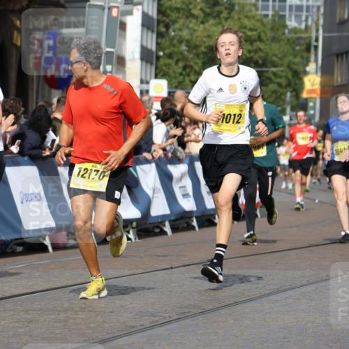 13.09.2026 - 21. swb-Marathon Bremen Strokosch-Dieckow http://msf.ph/oto/10346963 13.09.2026 10:53:21 Ziel 10284, 10304, 10714, 10863, 11038, 11238, 11282, 11386, 11575, 11766, 12019, 12369, 12398, 10222, 10479, 10626, 10821, 10845, 10886, 11168, 11242, 11379, 11446, 11590, 11800, 12056, 12119, 12308 meine-sportfotos.de