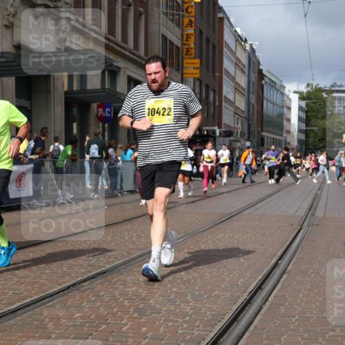 13.09.2026 - 21. swb-Marathon Bremen Strokosch-Dieckow http://msf.ph/oto/10347005 13.09.2026 11:10:24 Ziel 10002, 10148, 10163, 10247, 10422, 10461, 10462, 10547, 10719, 10768, 10911, 11047, 11283, 11298, 11300, 11309, 11327, 11335, 11465, 11513, 11583, 11736, 11756, 11846, 12183, 12227, 10002, 10169, 10361, 10362, 10706, 10719, 10791, 10890, 10963, 11080, 11382, 11725, 11732, 11933, 11957, 11982, 12117, 12207, 12227, 12293, 12454, 12550 meine-sportfotos.de