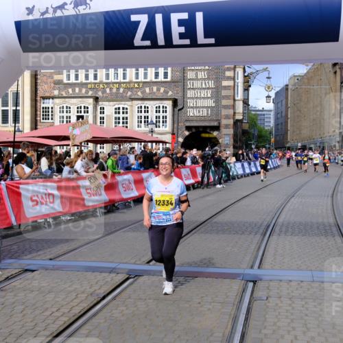 13.09.2026 - 21. swb-Marathon Bremen Tim E. http://msf.ph/oto/10347017 13.09.2026 11:17:48 Ziel 10472, 10756, 10773, 10979, 11709, 12334 meine-sportfotos.de