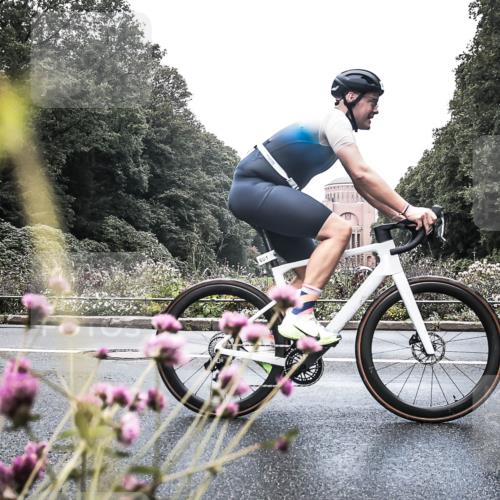 13.09.2026 - Stadtparktriathlon H.Heesch http://msf.ph/oto/10347034 13.09.2026 11:08:39 Radfahren 562, 601, 684, 697 meine-sportfotos.de
