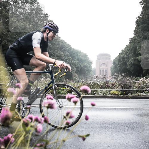13.09.2026 - Stadtparktriathlon H.Heesch http://msf.ph/oto/10347046 13.09.2026 09:59:06 Radfahren 220, 293 meine-sportfotos.de
