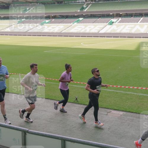 13.09.2026 - 21. swb-Marathon Bremen Michael Burmester http://msf.ph/oto/10347047 13.09.2026 13:36:14 Laufen im Stadion 444, 462, 491, 496, 590, 657, 799, 1015, 1135, 1279, 1280, 1321, 1396, 1432, 1620, 1726, 1762, 1887, 1934, 1951, 1965, 1974, 1977, 1992, 2078, 2227, 2335, 2578, 2639, 2650, 2688, 2789, 2842, 2894, 2933, 3090, 3161, 3169, 3178, 3179, 3191, 3299, 3303, 3406, 3408, 3463, 3472, 3498, 3555, 3570, 3573, 3588, 3640, 3731, 3779, 3801, 3839, 3904, 3985, 4084, 4145, 4200, 4210, 4290, 4464, 4500, 4546, 4561, 4801, 4880, 4967, 5000, 5034, 5182, 5332, 5461, 5679, 5818 meine-sportfotos.de