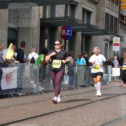 13.09.2026 - 21. swb-Marathon Bremen Strokosch-Dieckow http://msf.ph/oto/10347057 13.09.2026 11:10:25 Ziel 10148, 10163, 10247, 10422, 10461, 10462, 10547, 10768, 10911, 11043, 11047, 11283, 11298, 11300, 11309, 11327, 11335, 11465, 11513, 11583, 11736, 11756, 11846, 12183, 10002, 10169, 10361, 10362, 10706, 10719, 10791, 10890, 10963, 11080, 11382, 11725, 11732, 11933, 11957, 11982, 12117, 12207, 12227, 12293, 12454, 12550 meine-sportfotos.de