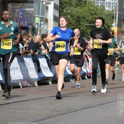 13.09.2026 - 21. swb-Marathon Bremen Strokosch-Dieckow http://msf.ph/oto/10347061 13.09.2026 10:53:24 Ziel 10284, 10304, 10585, 10714, 10863, 11012, 11238, 11282, 11386, 11575, 11766, 12170, 12369, 12398, 10222, 10479, 10626, 10821, 10845, 10886, 11242, 11446, 11502, 11590, 11800, 12056, 12119, 12308 meine-sportfotos.de