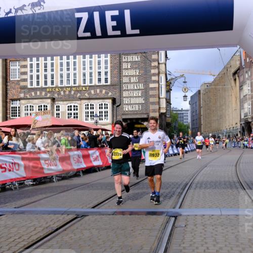 13.09.2026 - 21. swb-Marathon Bremen Tim E. http://msf.ph/oto/10347063 13.09.2026 11:18:02 Ziel 10137, 10756, 11367, 11932, 12023, 12226, 12292, 12321, 12373 meine-sportfotos.de