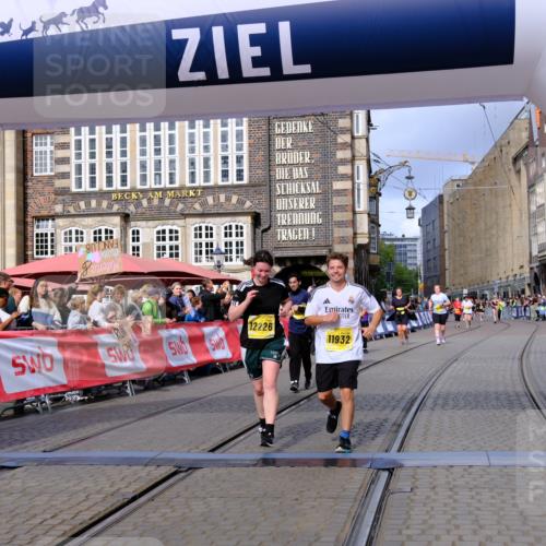 13.09.2026 - 21. swb-Marathon Bremen Tim E. http://msf.ph/oto/10347075 13.09.2026 11:18:02 Ziel 10137, 10756, 11367, 11932, 12023, 12226, 12292, 12321, 12373 meine-sportfotos.de