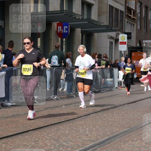 13.09.2026 - 21. swb-Marathon Bremen Strokosch-Dieckow http://msf.ph/oto/10347093 13.09.2026 11:10:26 Ziel 10148, 10163, 10247, 10422, 10461, 10462, 10547, 10768, 10792, 10911, 11043, 11047, 11283, 11298, 11300, 11309, 11327, 11335, 11465, 11513, 11583, 11736, 11756, 11846, 12183, 10002, 10169, 10361, 10362, 10706, 10719, 10791, 10890, 10963, 11080, 11382, 11725, 11732, 11933, 11957, 11982, 12117, 12207, 12227, 12293, 12454, 12550 meine-sportfotos.de
