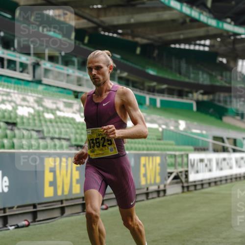 13.09.2026 - 21. swb-Marathon Bremen Michael Burmester http://msf.ph/oto/10347116 13.09.2026 10:14:33 Laufen im Stadion 13525 meine-sportfotos.de