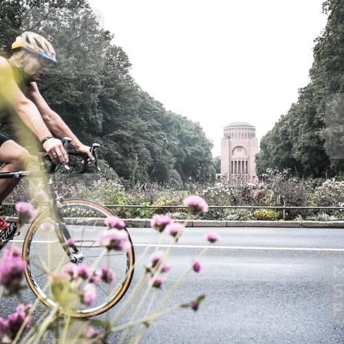 13.09.2026 - Stadtparktriathlon H.Heesch http://msf.ph/oto/10347128 13.09.2026 11:09:33 Radfahren 647, 657, 708 meine-sportfotos.de
