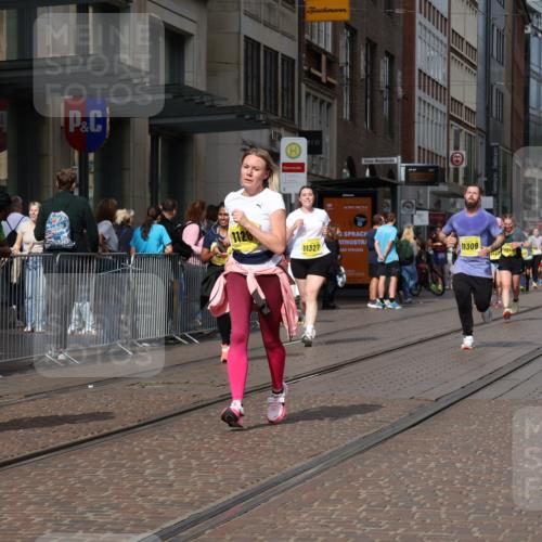 13.09.2026 - 21. swb-Marathon Bremen Strokosch-Dieckow http://msf.ph/oto/10347155 13.09.2026 11:10:28 Ziel 10148, 10163, 10461, 10462, 10547, 10768, 10792, 10911, 11043, 11047, 11283, 11298, 11300, 11309, 11327, 11335, 11465, 11513, 11583, 11736, 11756, 11846, 12183, 10002, 10169, 10247, 10361, 10362, 10422, 10706, 10719, 10791, 10890, 10963, 11080, 11300, 11382, 11725, 11732, 11933, 11957, 11982, 12117, 12227, 12293, 12454, 12550 meine-sportfotos.de