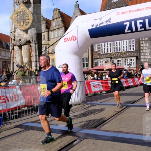 13.09.2026 - 21. swb-Marathon Bremen Tim E. http://msf.ph/oto/10347156 13.09.2026 11:18:10 Ziel 10137, 10713, 11367, 11932, 12023, 12226, 12292, 12321, 12373 meine-sportfotos.de