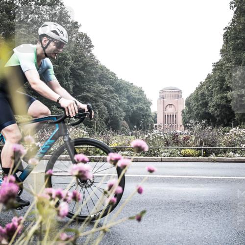 13.09.2026 - Stadtparktriathlon H.Heesch http://msf.ph/oto/10347157 13.09.2026 11:09:57 Radfahren 546, 637, 672 meine-sportfotos.de