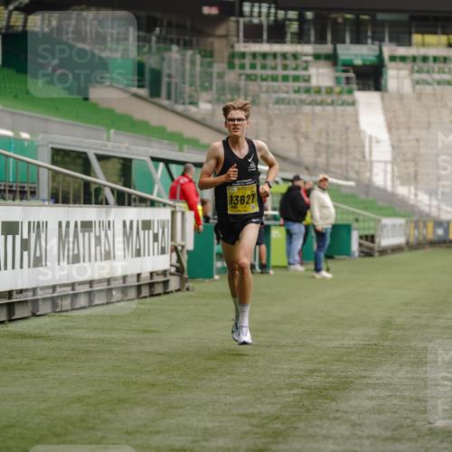 13.09.2026 - 21. swb-Marathon Bremen Michael Burmester http://msf.ph/oto/10347158 13.09.2026 10:14:48 Laufen im Stadion 13525, 13627 meine-sportfotos.de