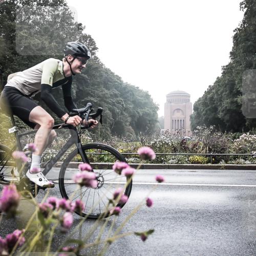 13.09.2026 - Stadtparktriathlon H.Heesch http://msf.ph/oto/10347159 13.09.2026 10:01:26 Radfahren 289 meine-sportfotos.de