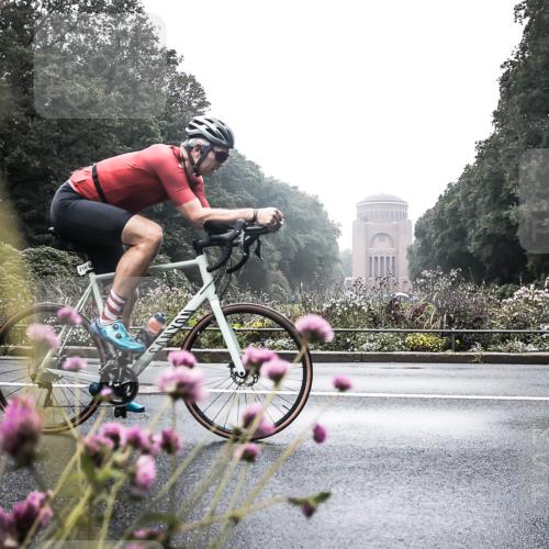 13.09.2026 - Stadtparktriathlon H.Heesch http://msf.ph/oto/10347164 13.09.2026 10:01:33 Radfahren 216, 233, 296 meine-sportfotos.de