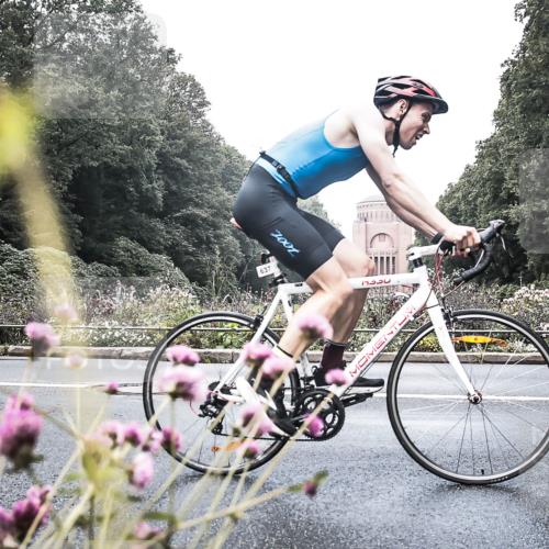 13.09.2026 - Stadtparktriathlon H.Heesch http://msf.ph/oto/10347165 13.09.2026 11:09:59 Radfahren 546, 637, 672 meine-sportfotos.de