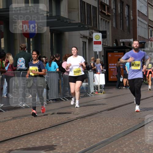 13.09.2026 - 21. swb-Marathon Bremen Strokosch-Dieckow http://msf.ph/oto/10347201 13.09.2026 11:10:29 Ziel 10148, 10163, 10461, 10462, 10547, 10768, 10792, 10841, 10911, 11043, 11047, 11237, 11283, 11298, 11309, 11327, 11335, 11465, 11513, 11583, 11736, 11756, 11846, 12183, 10002, 10169, 10247, 10361, 10362, 10422, 10706, 10719, 10768, 10791, 10890, 10963, 11080, 11300, 11382, 11725, 11732, 11933, 11957, 11982, 12117, 12227, 12293, 12454, 12550 meine-sportfotos.de