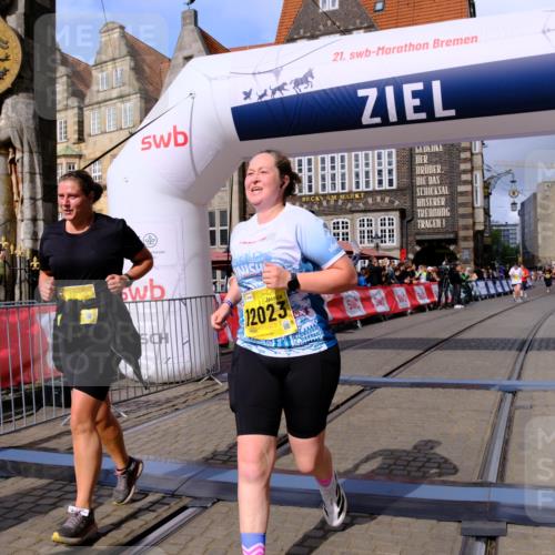 13.09.2026 - 21. swb-Marathon Bremen Tim E. http://msf.ph/oto/10347202 13.09.2026 11:18:11 Ziel 10137, 10713, 11367, 11482, 11932, 12023, 12226, 12321, 12373 meine-sportfotos.de