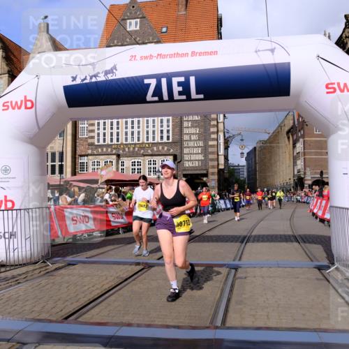 13.09.2026 - 21. swb-Marathon Bremen Tim E. http://msf.ph/oto/10347225 13.09.2026 11:18:19 Ziel 10137, 10713, 11482, 11808, 11829, 11943, 12023, 12321, 12373 meine-sportfotos.de