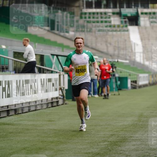 13.09.2026 - 21. swb-Marathon Bremen Michael Burmester http://msf.ph/oto/10347237 13.09.2026 10:16:20 Laufen im Stadion 10597, 12272, 13501, 13510, 13515, 13517, 13525, 13542, 13547, 13567, 13579, 13623, 13627, 13635 meine-sportfotos.de