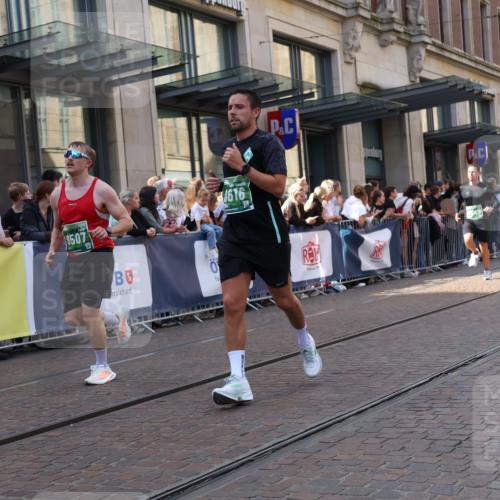 13.09.2026 - 21. swb-Marathon Bremen Strokosch-Dieckow http://msf.ph/oto/10347245 13.09.2026 13:30:37 Ziel 244, 800, 834, 1189, 1479, 1533, 1771, 1841, 1926, 1941, 2513, 2802, 2902, 2985, 3360, 3800, 4251, 4920, 5600, 5681, 5802, 5822, 5846, 5900, 6307, 6343, 6419, 6732, 7012, 7198, 7359, 7637, 7760, 7798, 7882, 8382, 8543, 8616, 9290, 9507, 9653, 9767, 9937, 9958, 9962, 9976, 13090, 13152, 13215, 625, 800, 834, 881, 1067, 1926, 2265, 2369, 2452, 2723, 2900, 3163, 3164, 3425, 4058, 4206, 4332, 4342, 4415, 4425, 4748, 4757, 4763, 5506, 5551, 7821, 8090, 8169, 8314, 8494 meine-sportfotos.de