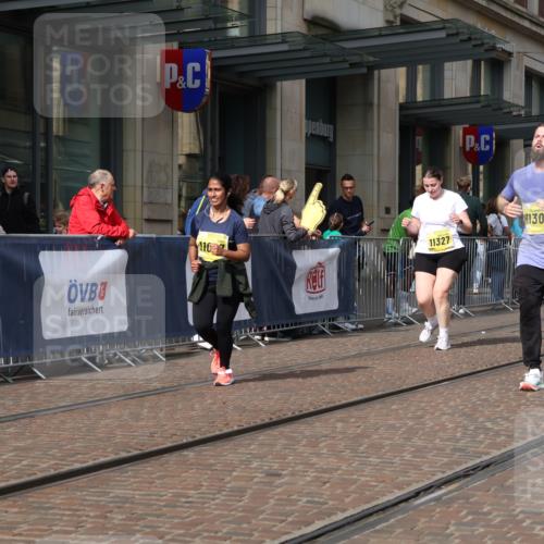 13.09.2026 - 21. swb-Marathon Bremen Strokosch-Dieckow http://msf.ph/oto/10347263 13.09.2026 11:10:32 Ziel 10148, 10163, 10461, 10462, 10547, 10653, 10792, 10841, 10911, 11043, 11047, 11237, 11309, 11327, 11335, 11465, 11513, 11583, 11691, 11736, 11756, 11846, 11993, 12401, 10002, 10169, 10247, 10361, 10362, 10422, 10706, 10719, 10768, 10791, 10890, 10963, 11080, 11283, 11298, 11300, 11382, 11725, 11732, 11957, 11982, 12183, 12227, 12293, 12454, 12550 meine-sportfotos.de