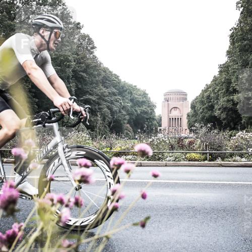 13.09.2026 - Stadtparktriathlon H.Heesch http://msf.ph/oto/10347264 13.09.2026 11:11:22 Radfahren 571, 685, 688, 694 meine-sportfotos.de