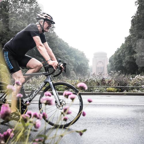 13.09.2026 - Stadtparktriathlon H.Heesch http://msf.ph/oto/10347285 13.09.2026 10:02:29 Radfahren 267, 316, 326 meine-sportfotos.de