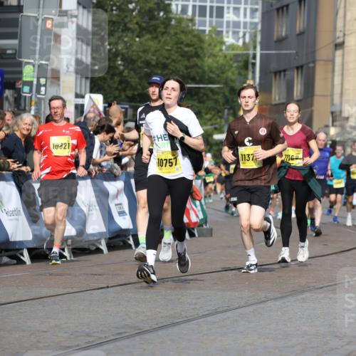 13.09.2026 - 21. swb-Marathon Bremen Strokosch-Dieckow http://msf.ph/oto/10347305 13.09.2026 10:53:28 Ziel 10284, 10448, 10585, 10714, 10863, 11012, 11238, 11282, 11575, 11766, 12040, 12170, 12275, 12369, 12398, 12461, 10141, 10174, 10222, 10227, 10478, 10479, 10626, 10838, 10845, 10905, 11242, 11446, 11502, 11800, 12119, 12331, 12341, 13597 meine-sportfotos.de