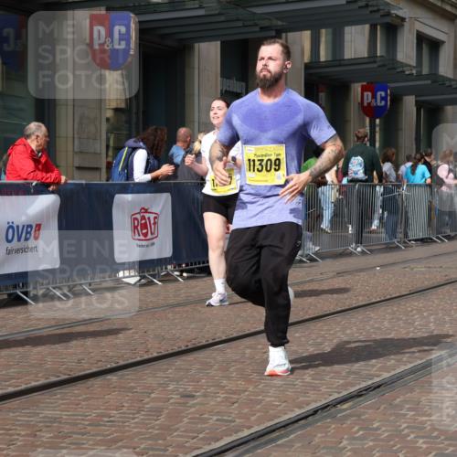 13.09.2026 - 21. swb-Marathon Bremen Strokosch-Dieckow http://msf.ph/oto/10347308 13.09.2026 11:10:33 Ziel 10148, 10163, 10461, 10462, 10527, 10547, 10653, 10792, 10841, 10911, 11043, 11047, 11237, 11309, 11327, 11335, 11465, 11483, 11513, 11583, 11691, 11736, 11756, 11846, 11993, 12401, 10002, 10169, 10247, 10361, 10362, 10422, 10706, 10719, 10768, 10791, 10890, 10963, 11080, 11283, 11298, 11300, 11382, 11725, 11732, 11736, 11957, 11982, 12183, 12227, 12293, 12454, 12550 meine-sportfotos.de
