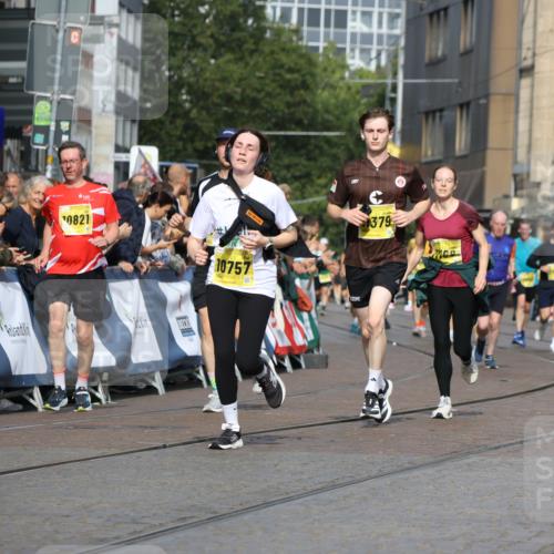13.09.2026 - 21. swb-Marathon Bremen Strokosch-Dieckow http://msf.ph/oto/10347333 13.09.2026 10:53:28 Ziel 10284, 10448, 10585, 10714, 10863, 11012, 11238, 11282, 11575, 11766, 12040, 12170, 12275, 12369, 12398, 12461, 10141, 10174, 10222, 10227, 10478, 10479, 10626, 10838, 10845, 10905, 11242, 11446, 11502, 11800, 12119, 12331, 12341, 13597 meine-sportfotos.de