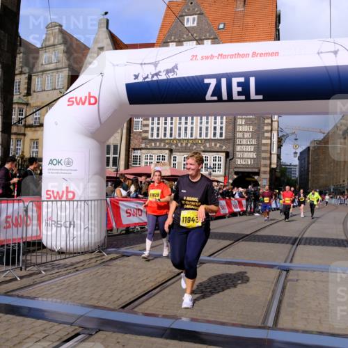 13.09.2026 - 21. swb-Marathon Bremen Tim E. http://msf.ph/oto/10347350 13.09.2026 11:18:24 Ziel 10191, 10192, 10459, 10513, 10713, 11482, 11808, 11829, 11943, 12177, 12178 meine-sportfotos.de