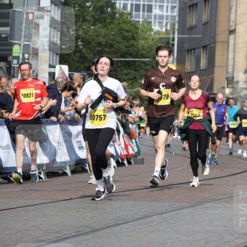13.09.2026 - 21. swb-Marathon Bremen Strokosch-Dieckow http://msf.ph/oto/10347351 13.09.2026 10:53:28 Ziel 10284, 10448, 10585, 10714, 10863, 11012, 11238, 11282, 11575, 11766, 12040, 12170, 12275, 12369, 12398, 12461, 10141, 10174, 10222, 10227, 10478, 10479, 10626, 10838, 10845, 10905, 11242, 11446, 11502, 11800, 12119, 12331, 12341, 13597 meine-sportfotos.de