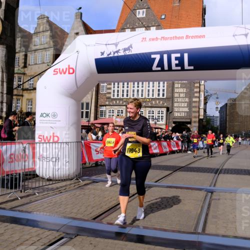 13.09.2026 - 21. swb-Marathon Bremen Tim E. http://msf.ph/oto/10347359 13.09.2026 11:18:24 Ziel 10191, 10192, 10459, 10513, 10713, 11482, 11808, 11829, 11943, 12177, 12178 meine-sportfotos.de