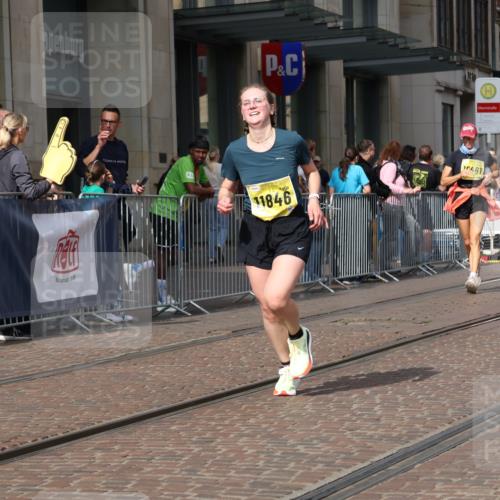 13.09.2026 - 21. swb-Marathon Bremen Strokosch-Dieckow http://msf.ph/oto/10347371 13.09.2026 11:10:35 Ziel 10148, 10163, 10461, 10462, 10527, 10547, 10653, 10792, 10841, 10911, 11043, 11047, 11237, 11309, 11327, 11335, 11465, 11483, 11513, 11583, 11691, 11756, 11846, 11993, 12401, 10002, 10169, 10247, 10361, 10362, 10422, 10706, 10719, 10768, 10791, 10890, 11080, 11283, 11298, 11300, 11309, 11382, 11583, 11725, 11736, 11957, 11982, 12183, 12227, 12454, 12550 meine-sportfotos.de