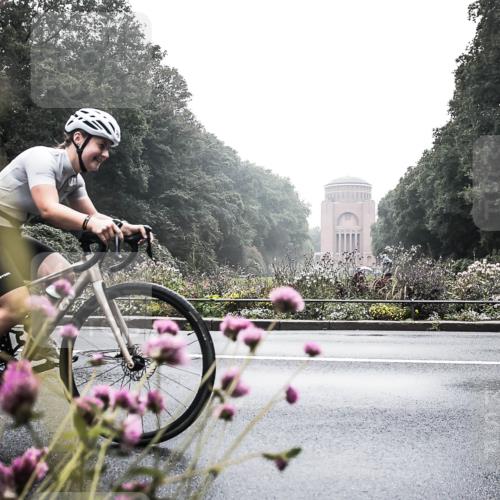13.09.2026 - Stadtparktriathlon H.Heesch http://msf.ph/oto/10347374 13.09.2026 10:03:45 Radfahren 268, 294, 303 meine-sportfotos.de