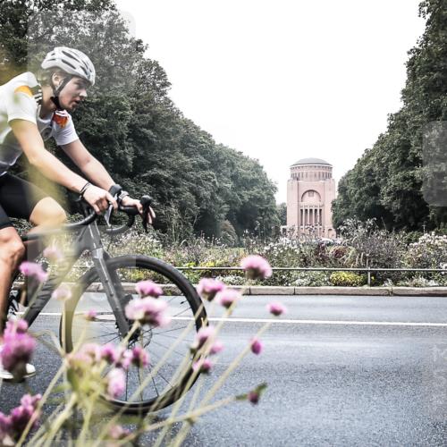13.09.2026 - Stadtparktriathlon H.Heesch http://msf.ph/oto/10347380 13.09.2026 11:12:41 Radfahren 653, 670 meine-sportfotos.de